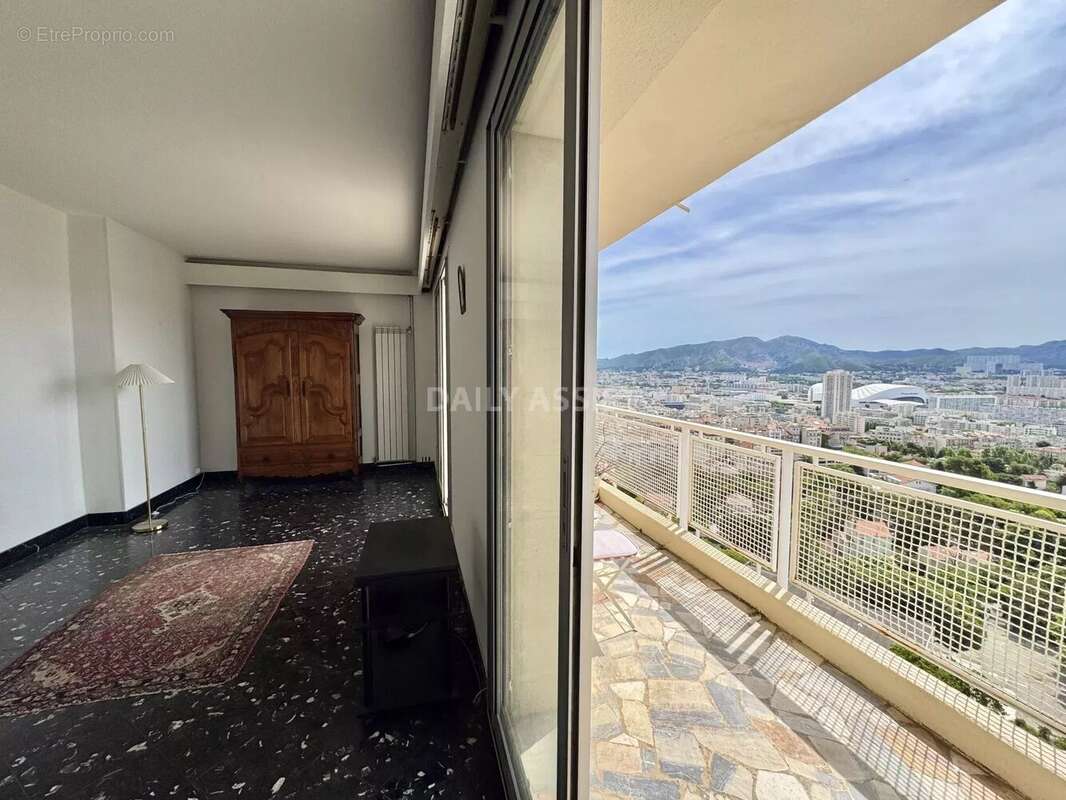 Appartement à MARSEILLE-8E