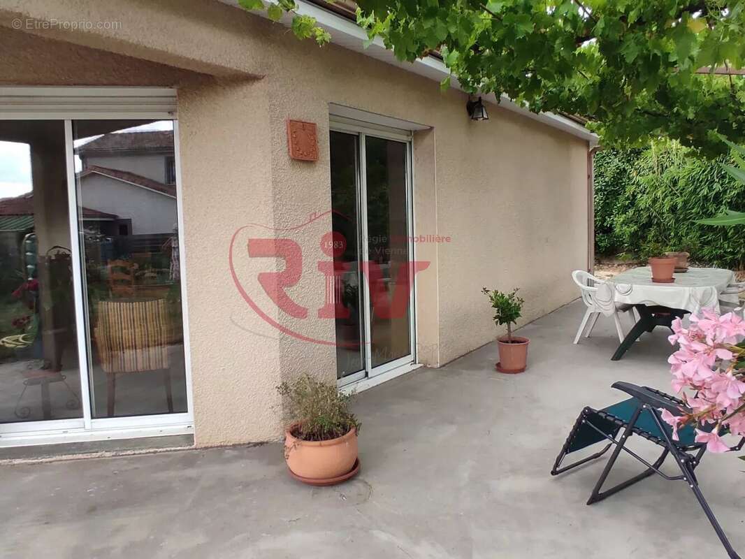 Maison à ROUSSILLON