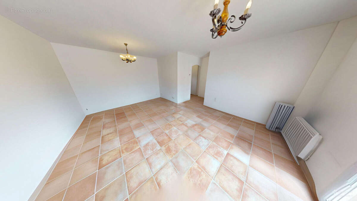 Maison La Fare Les Oliviers 4 pièce(s) 80 m2 / - photo 2