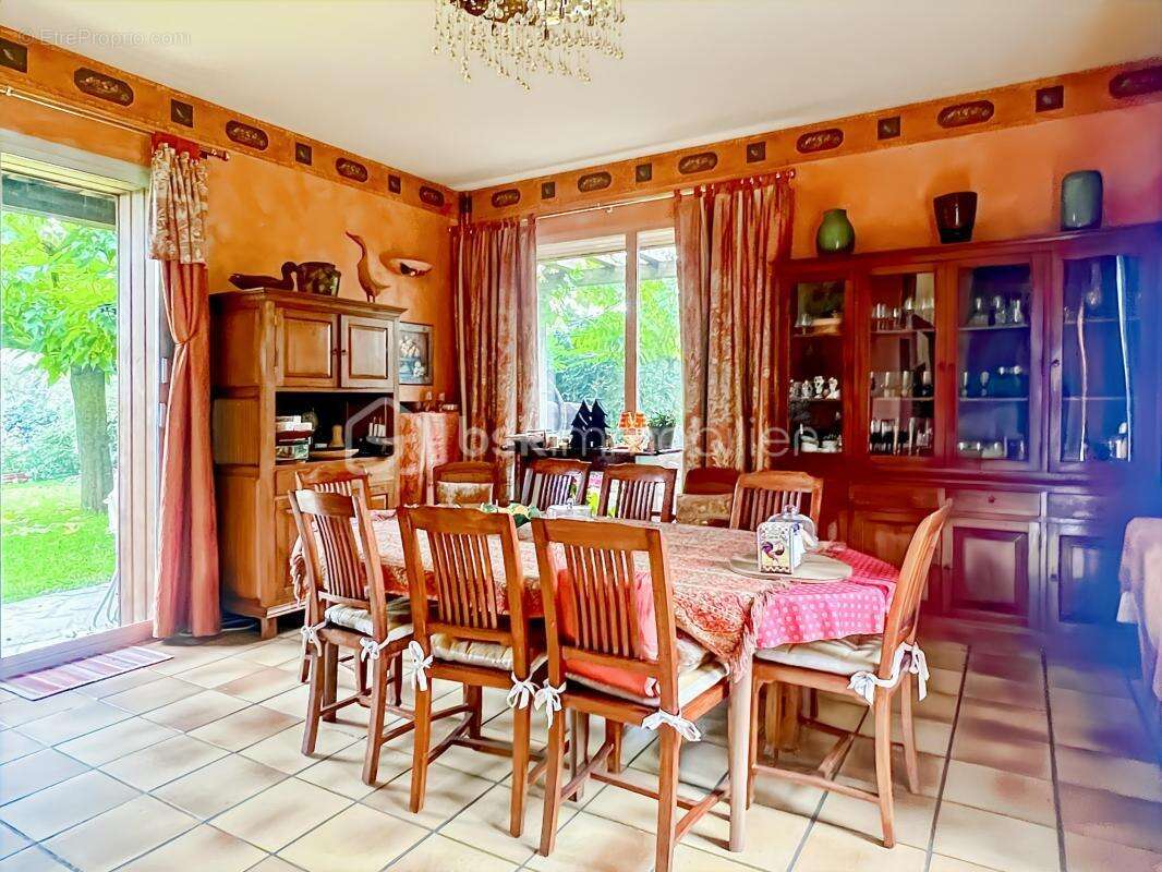 Maison à SAINT-GERMAIN-LES-ARPAJON