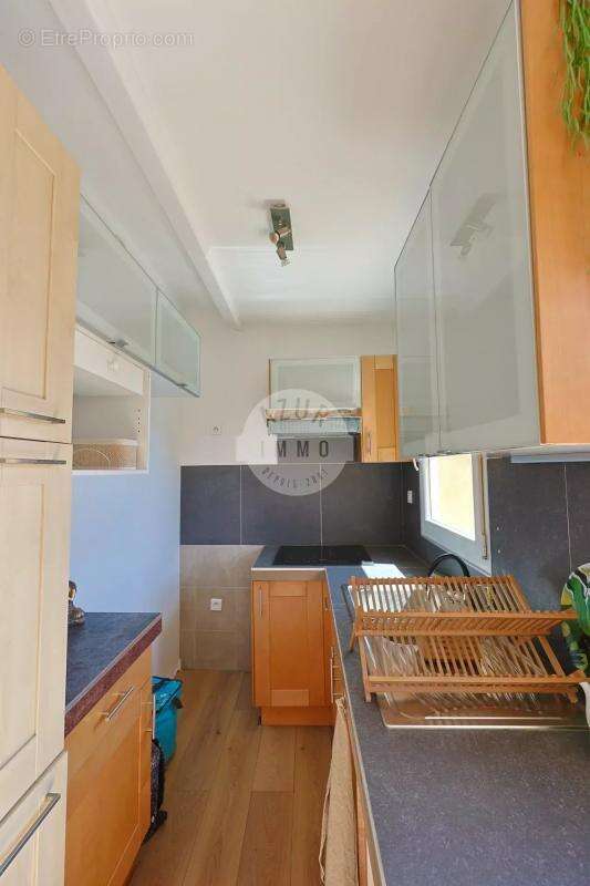 Appartement à ROQUEVAIRE