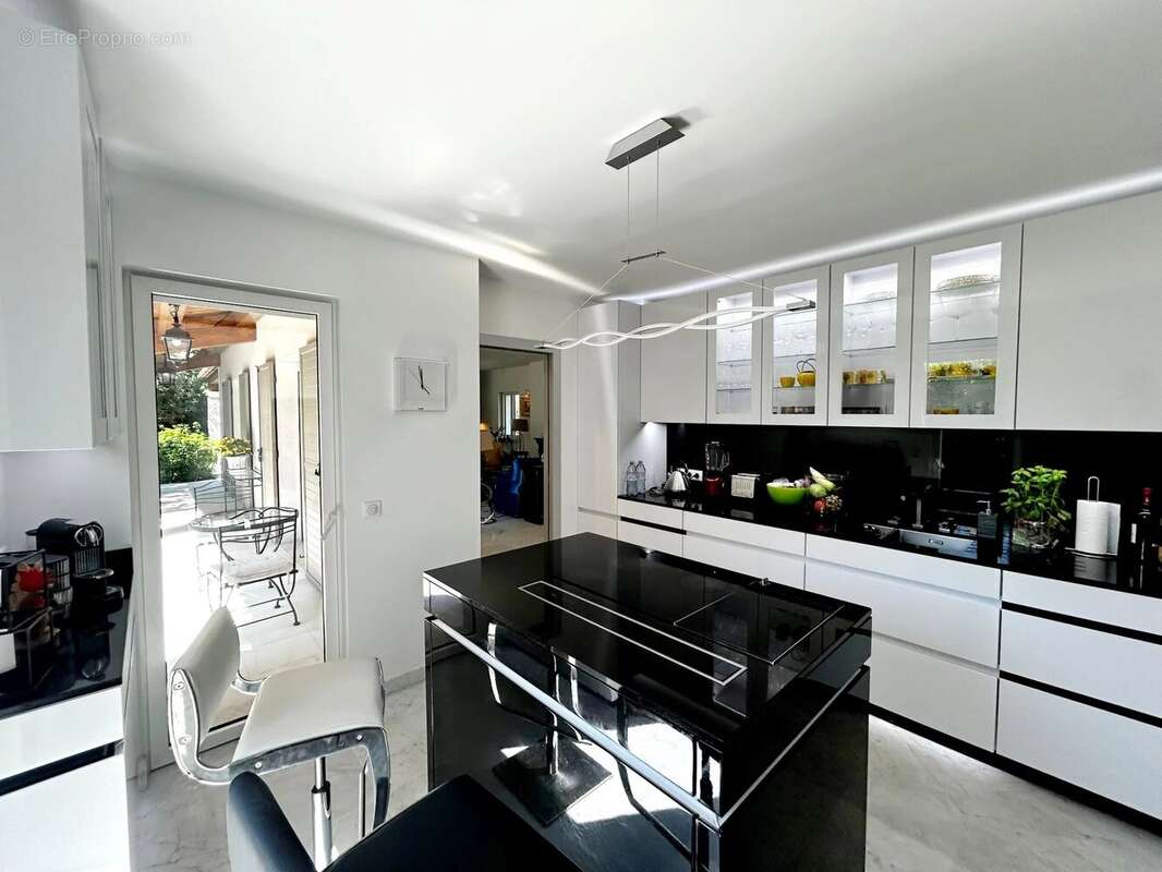 Maison à TOURRETTES