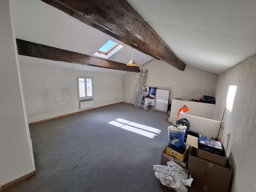 Maison à FONTVIEILLE