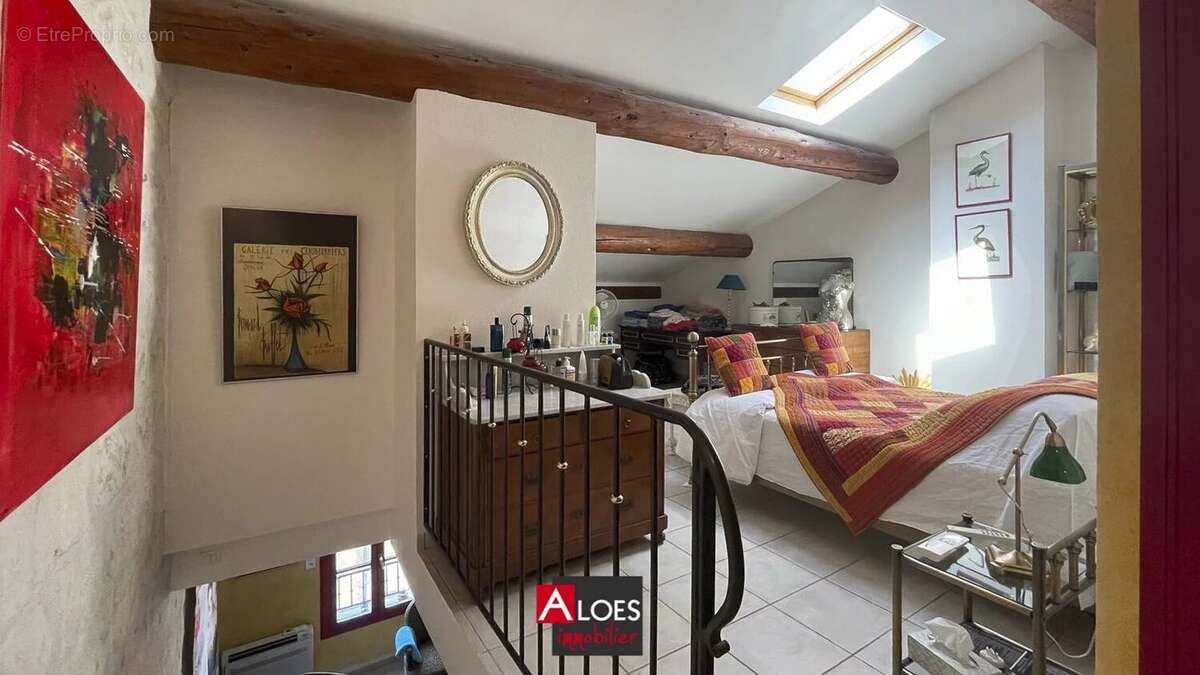 Maison Aigues-Mortes intra-muros 4 pièces - photo 5