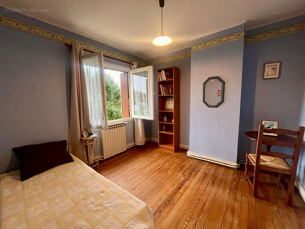 Maison à SAINTE-LIVRADE-SUR-LOT