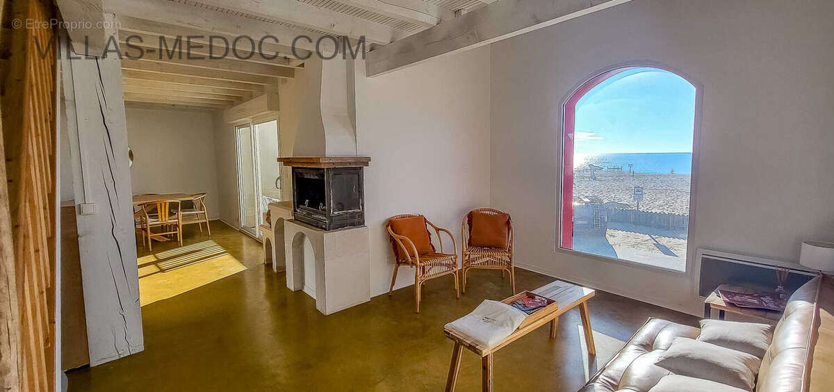 Maison à VENDAYS-MONTALIVET