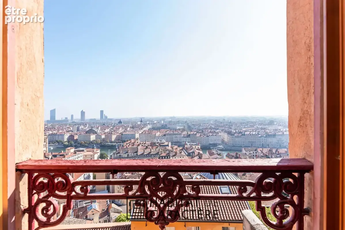 T2 Vieux Lyon avec vue sur tout Lyon - photo 3