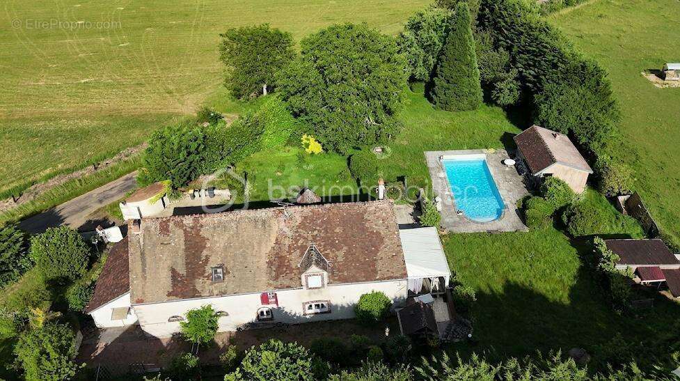 Maison à EGRISELLES-LE-BOCAGE