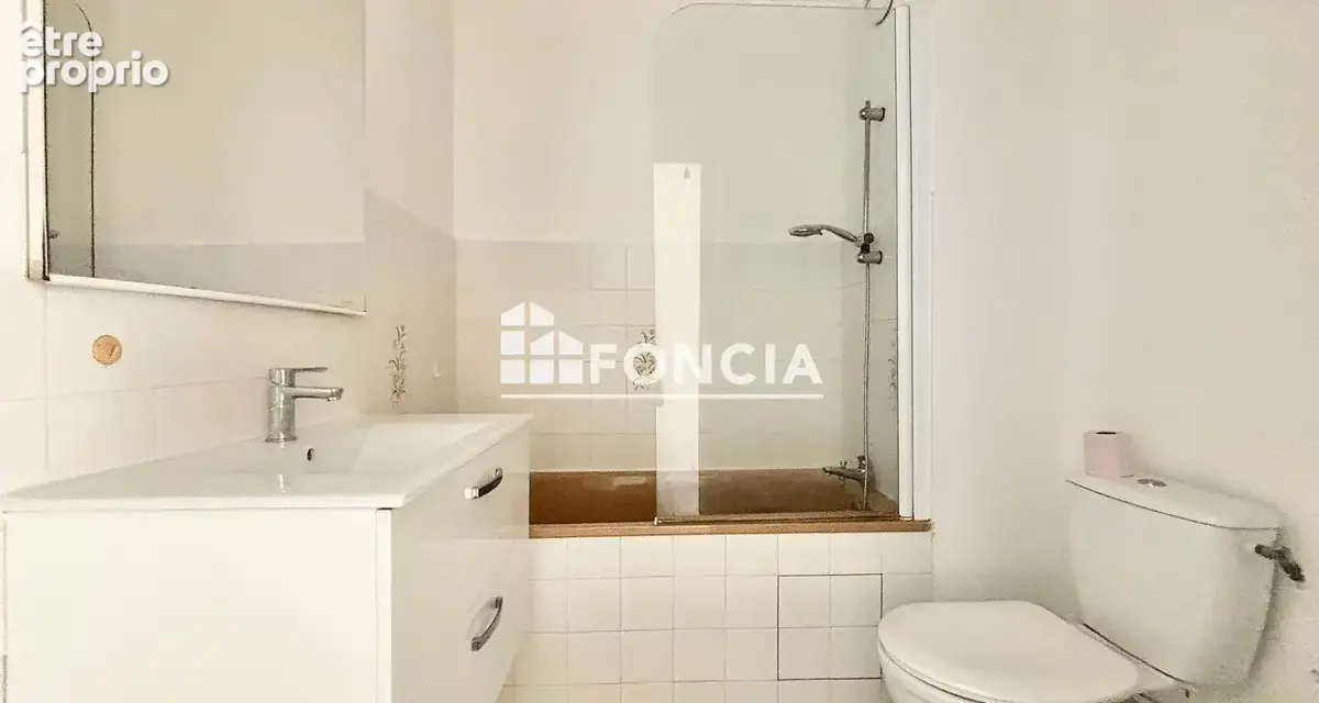 Exclu foncia : libre appartement type 2 - balcon - cave - stationnement - photo 6