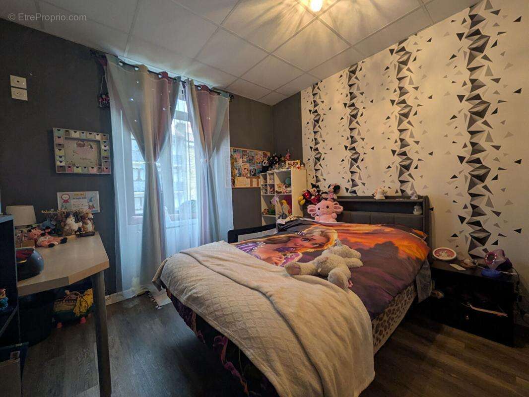 Maison à LE MALZIEU-VILLE