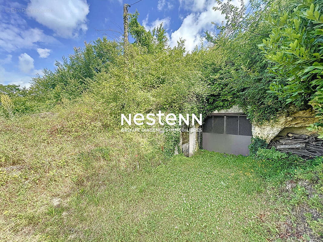 Terrain à MONTLOUIS-SUR-LOIRE