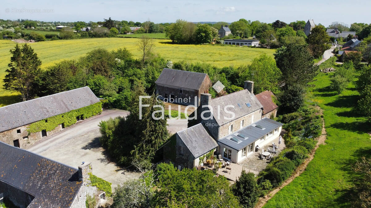 Maison à CANVILLE-LA-ROCQUE