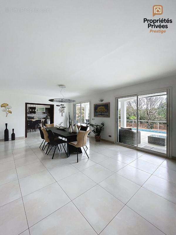 Villa provençale 260 m² ? 4 suites ? piscine, jacuzzi ? terrain paysager 5 000 m² ? DPE A ? Saint-Maximin-la-Sainte-Baume - photo 8