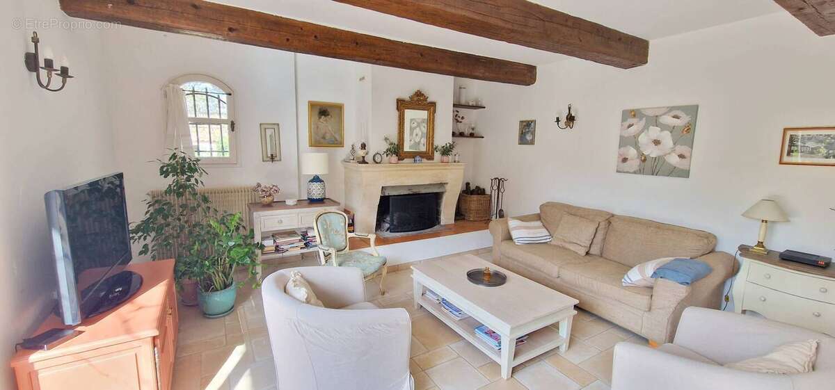 Autre à ROQUEBRUNE-SUR-ARGENS