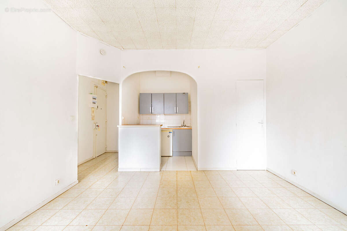 Appartement à MARSEILLE-5E