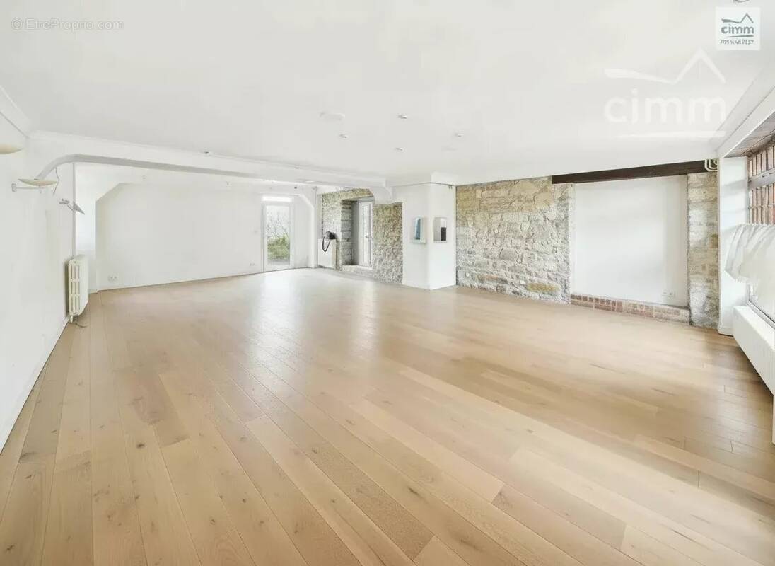 Appartement à BOURG-DES-COMPTES