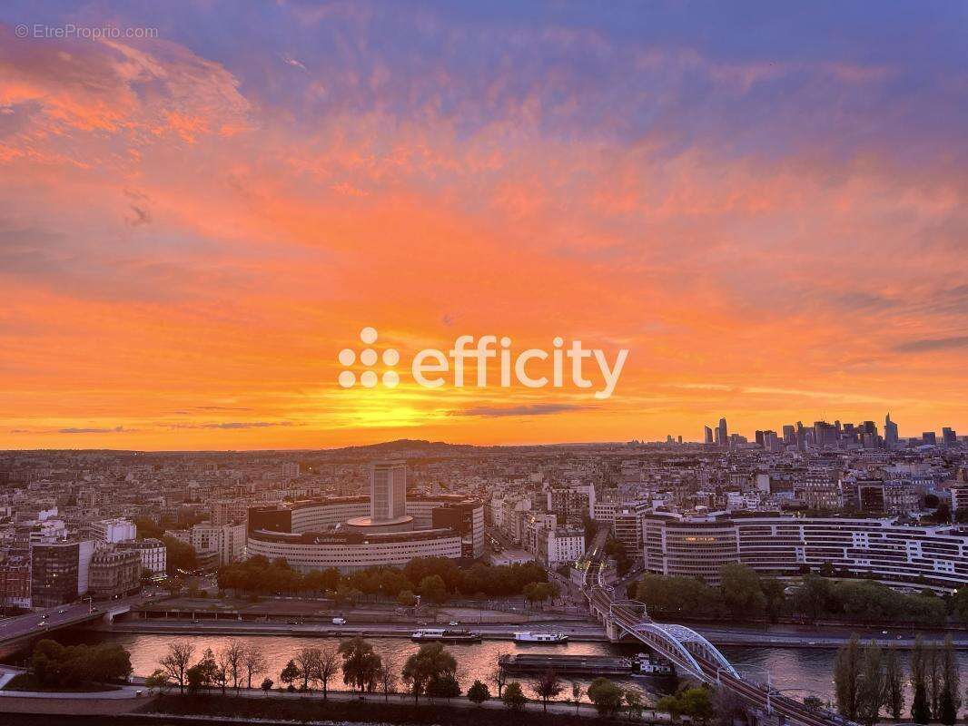 Appartement à PARIS-15E
