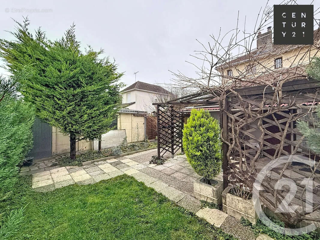 Maison à SAINT-ANDRE-LES-VERGERS