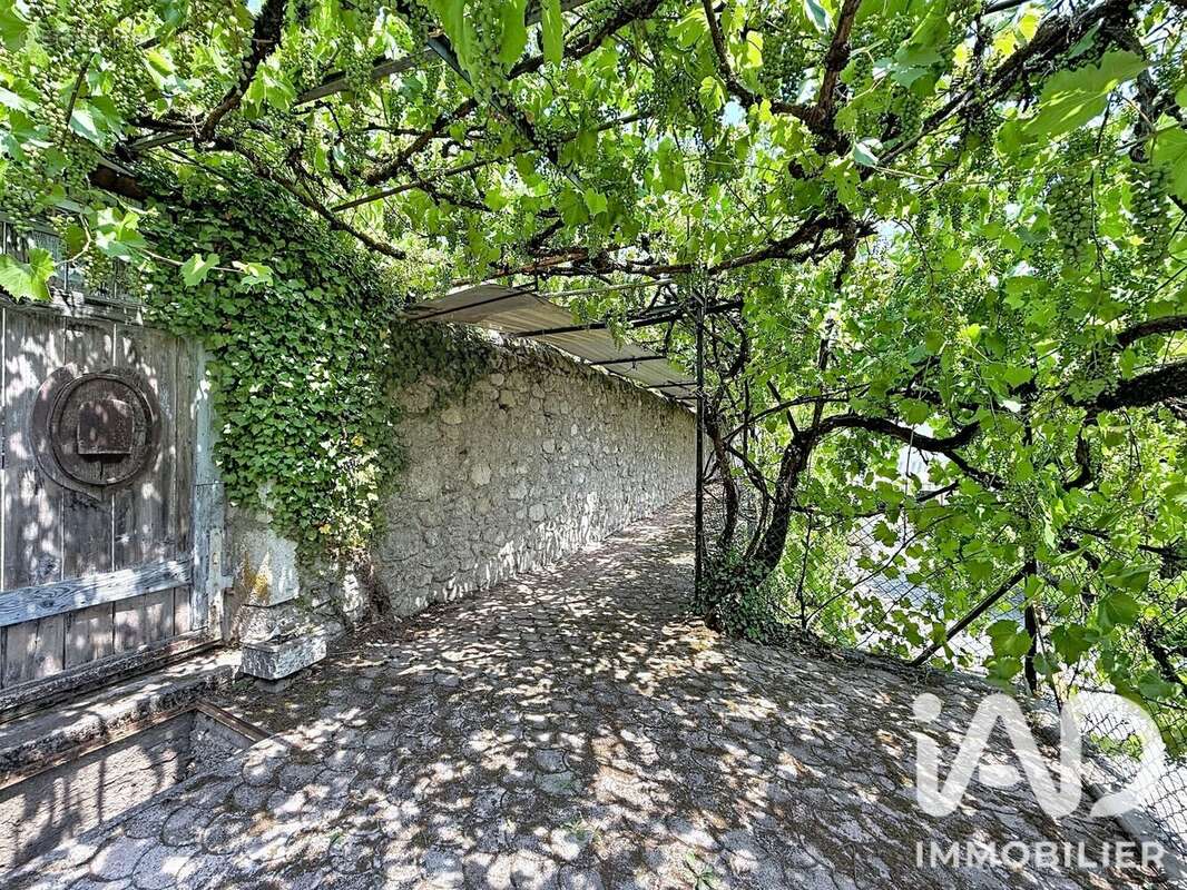 Maison 127 m² à Claix  - photo 2