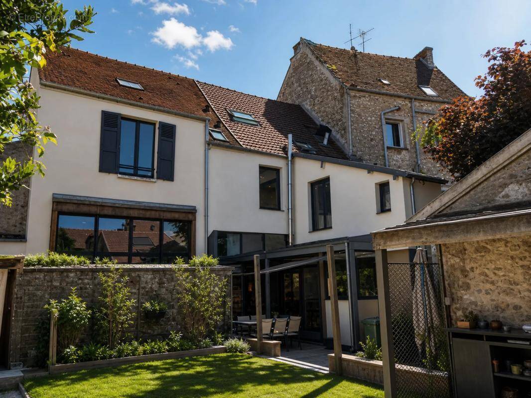 Maison à BRIE-COMTE-ROBERT