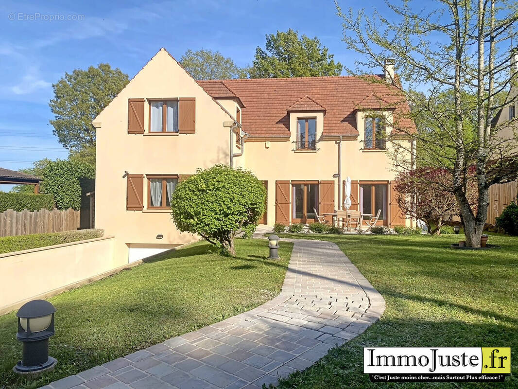 Maison à LEVIS-SAINT-NOM