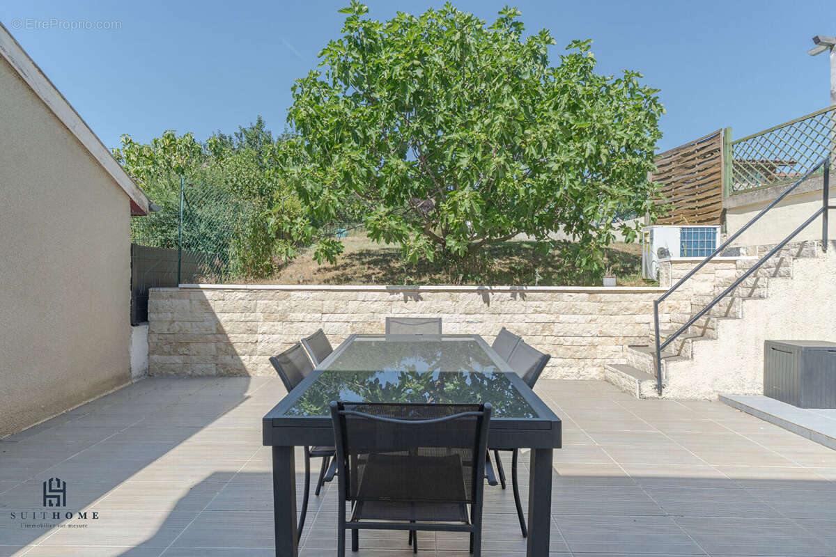 Pavillon familial 6 pièces de 110 m² avec piscine chauffée - photo 12