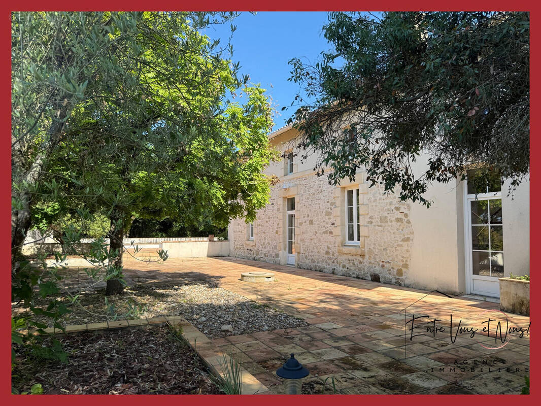 Maison à COUTHURES-SUR-GARONNE