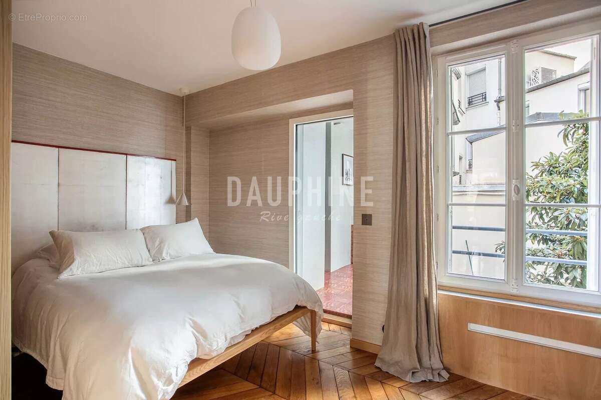 Appartement à PARIS-7E