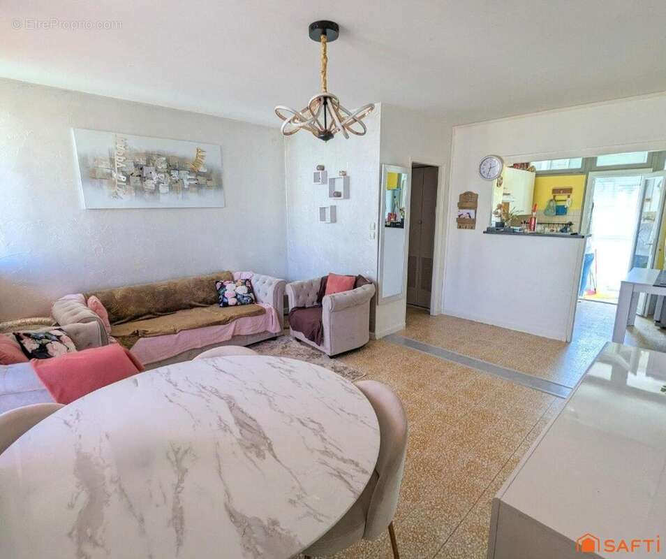 Photo 2 - Appartement à NIMES