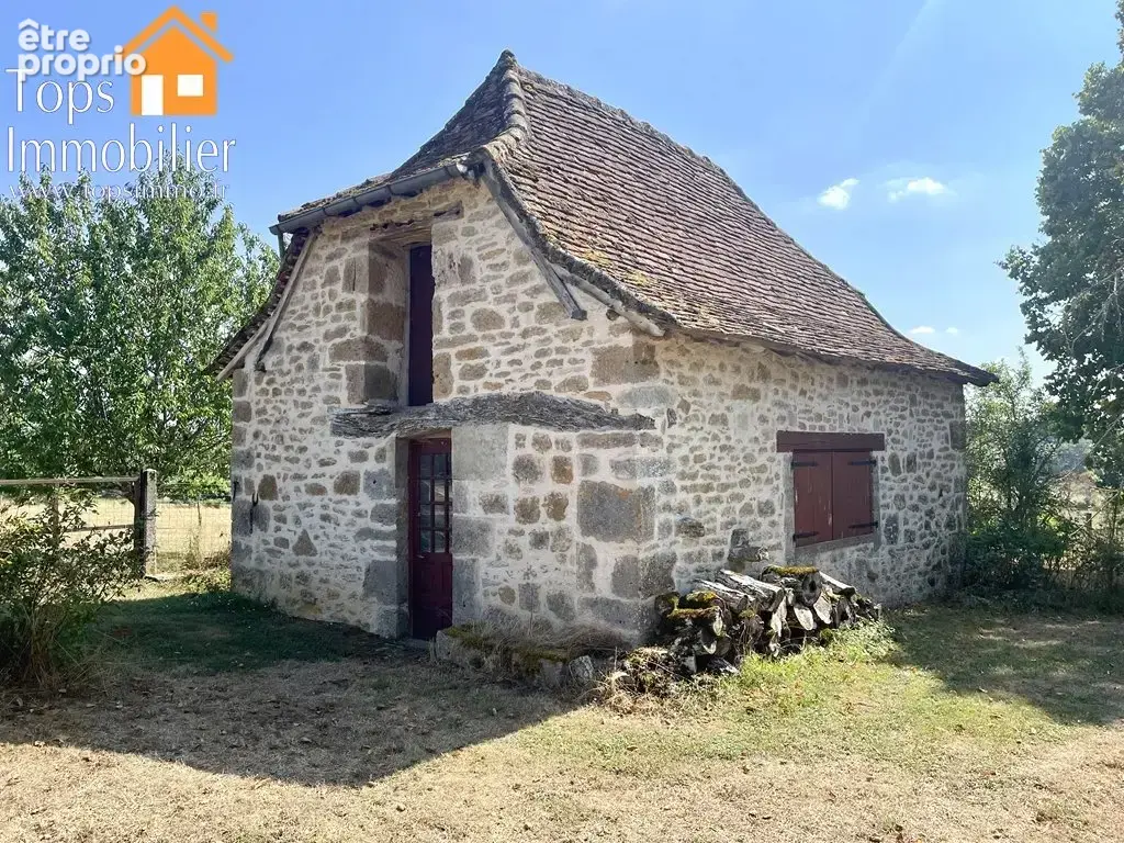 Corps de ferme en pierre avec dépendances et terrain de 3 hectares - photo 3