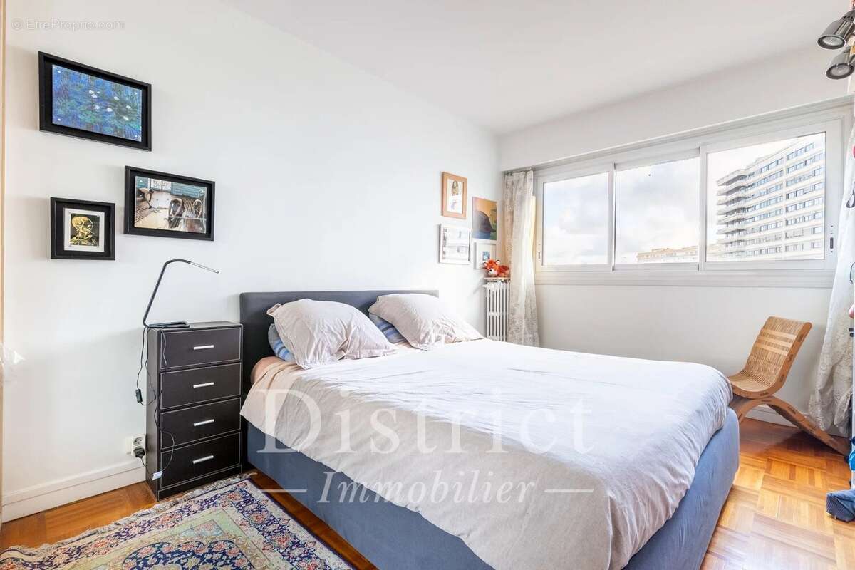 Appartement à PARIS-15E