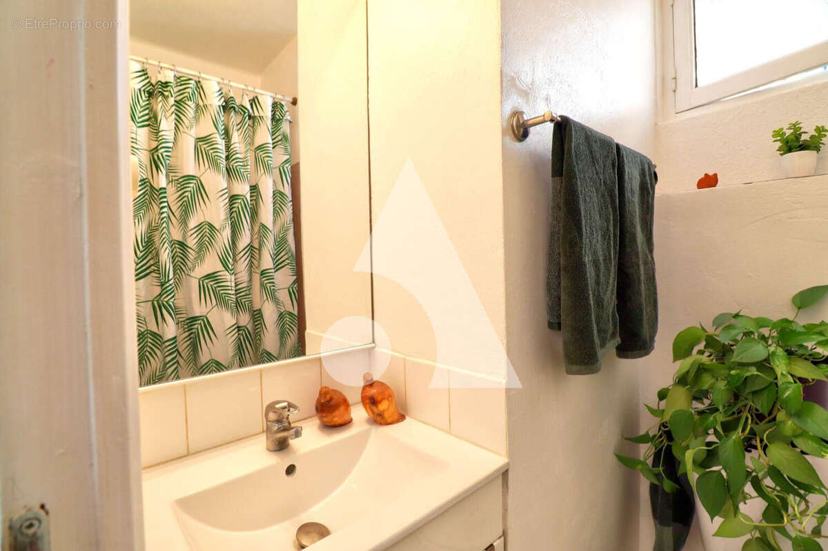 Maison à VINON-SUR-VERDON