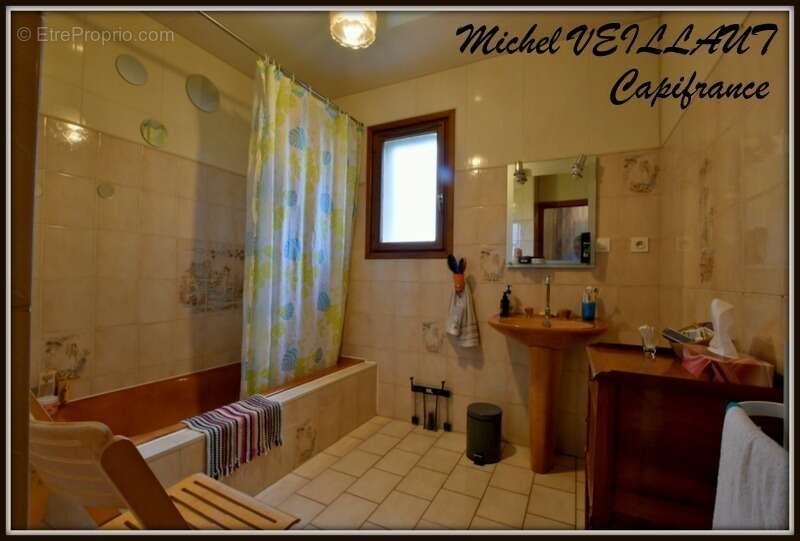 Dpt Allier (03), à vendre TREVOL maison P9 de 193 m² - Terrain de 2 505,00 m² - photo 9