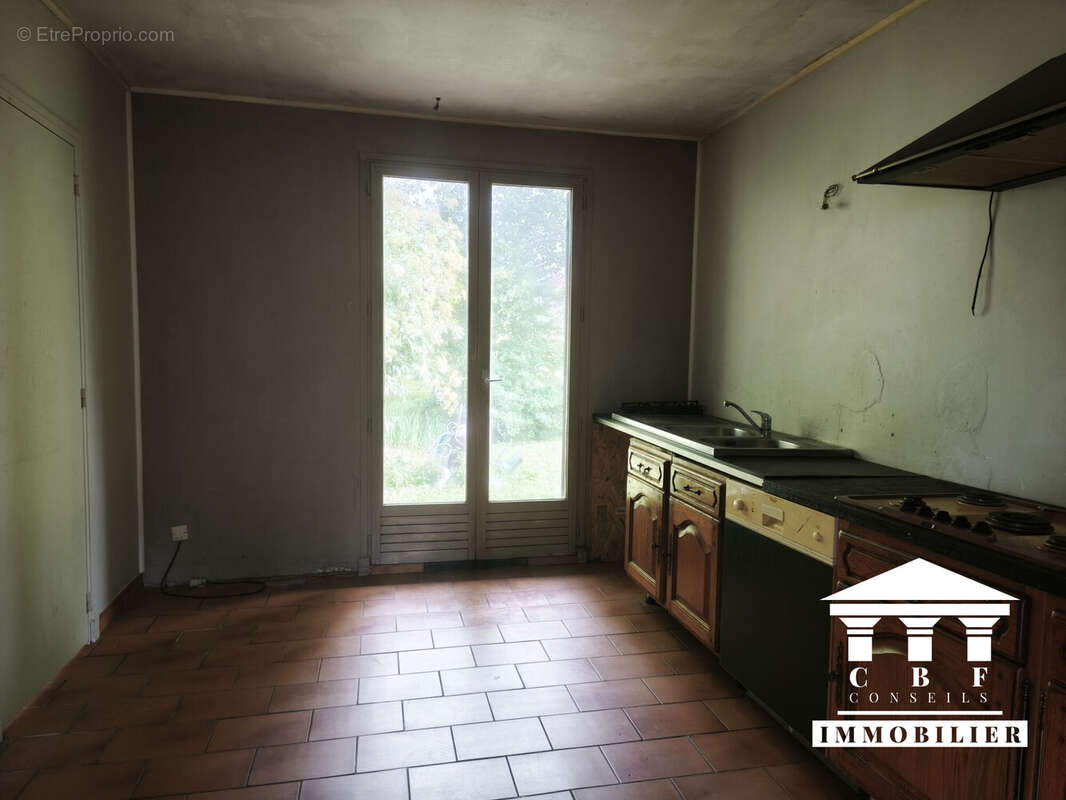 Maison à L'ABERGEMENT-SAINTE-COLOMBE