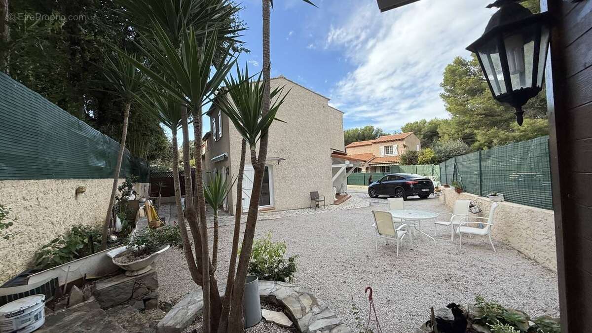 Maison à SIX-FOURS-LES-PLAGES