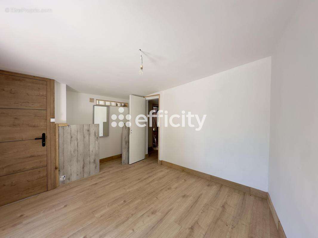 Maison 121 m² à Martigues  - photo 9