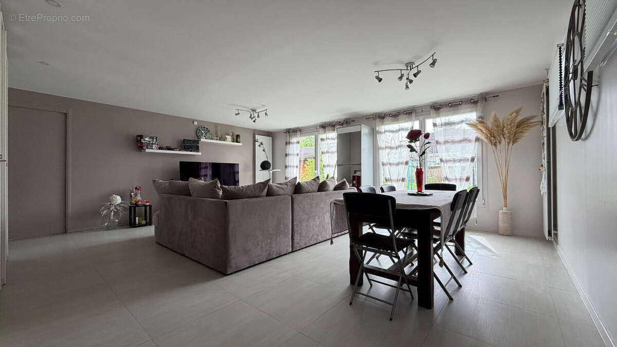 Maison à LIVRY-GARGAN