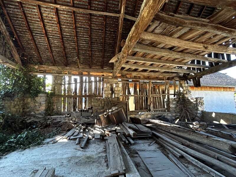 Saint jean de la porte (73) - grange sur parcelle de 168 m2 - photo 2