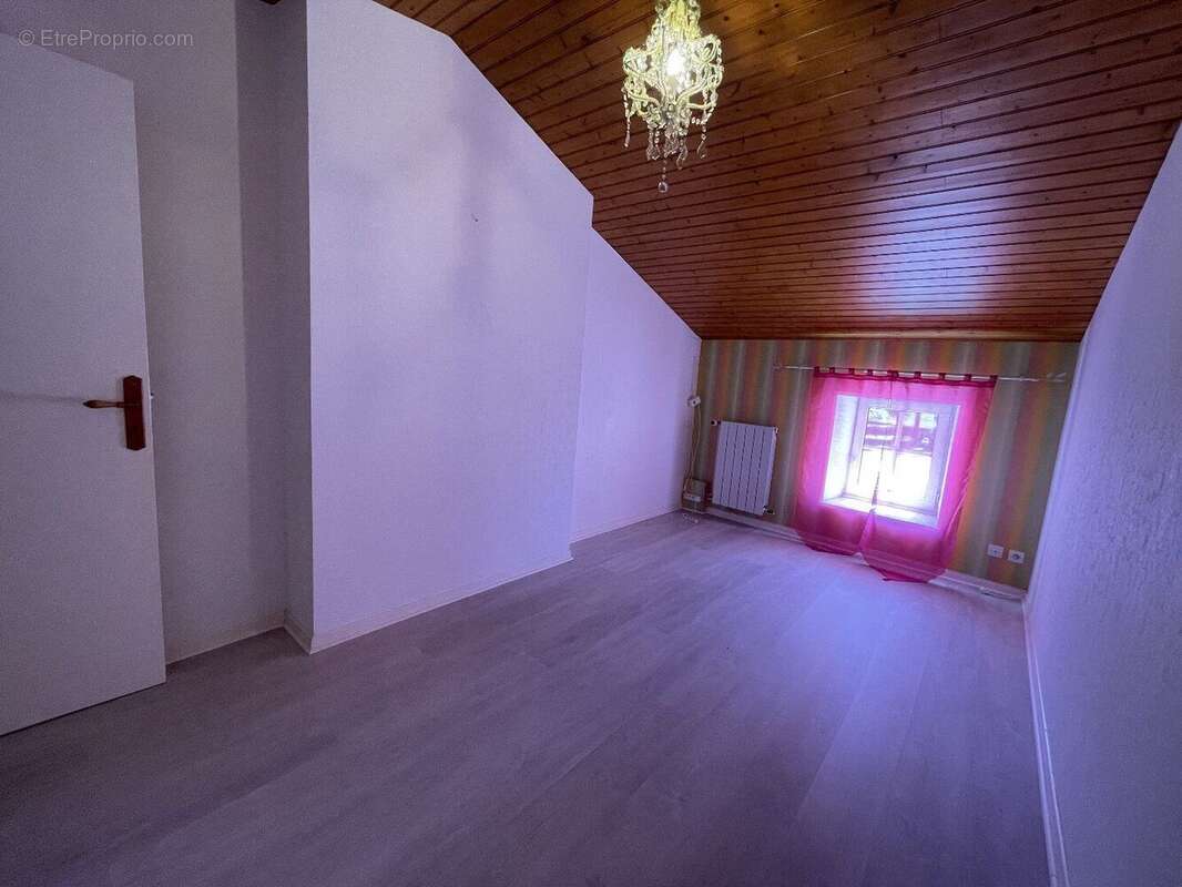 Maison à SAINT-SULPICE-D'ARNOULT