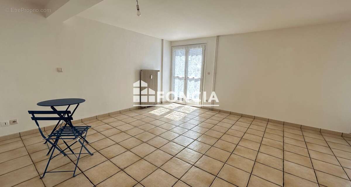 Appartement à LEVES