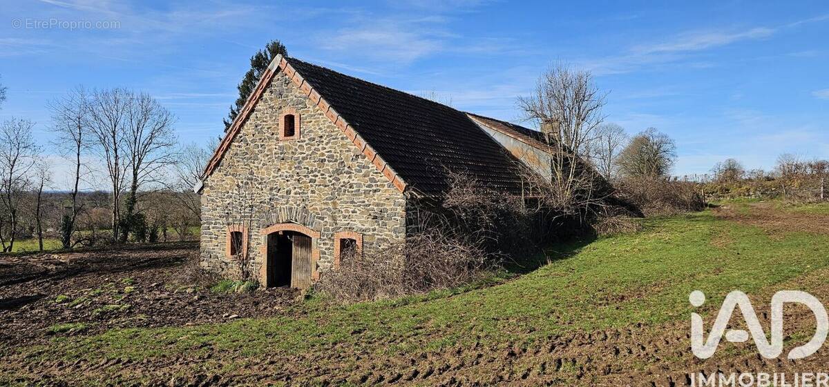 Photo 1 - Maison à ALLY