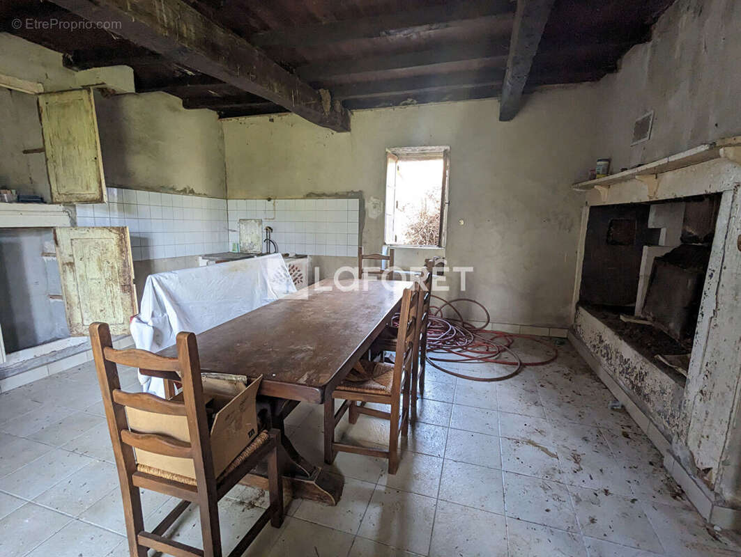 Maison à SAINT-NAZAIRE-DE-VALENTANE