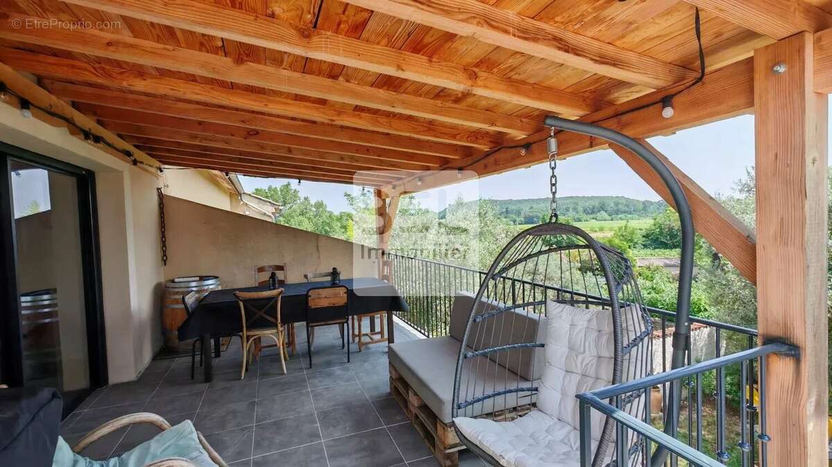 Maison à SUZE-LA-ROUSSE