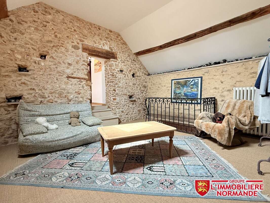 Maison à LA CHAPELLE-REANVILLE