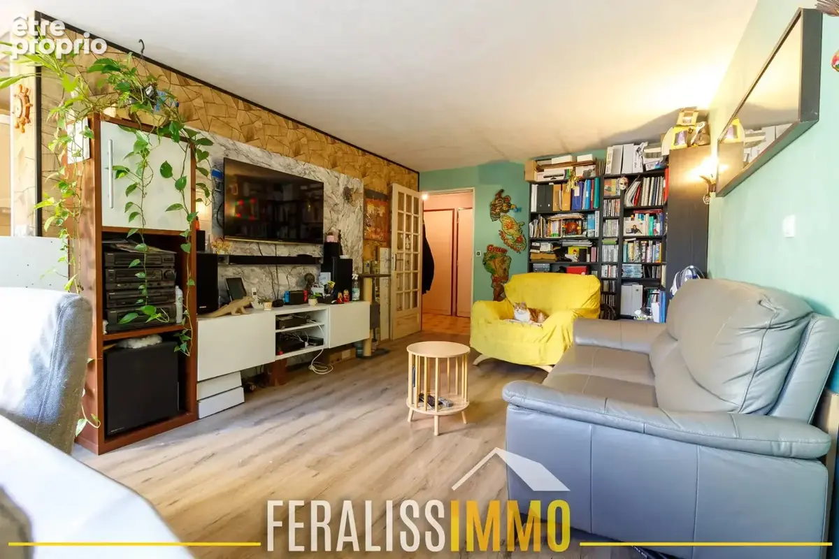 Appartement F4 avec jardin privatif et box ! - photo 2