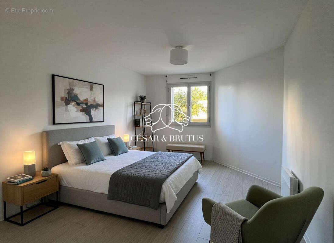chambre séjour uniquement meublée avec l'IA - Appartement à SAINT-RAPHAEL