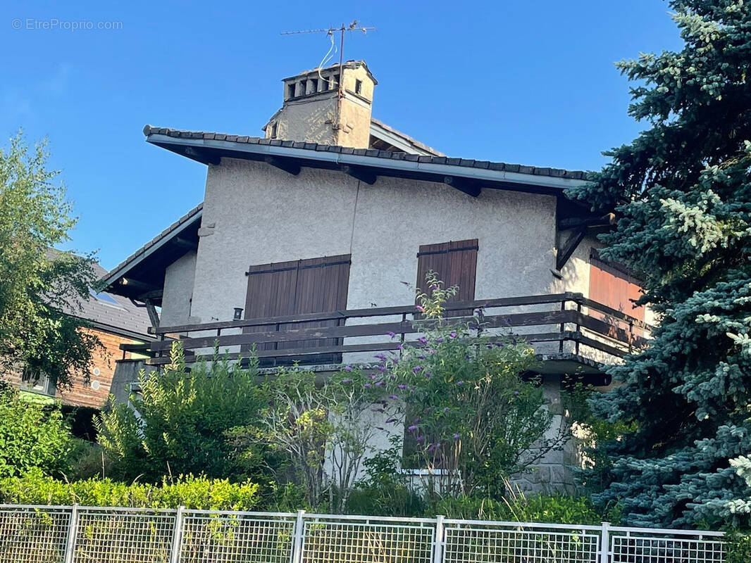 Maison à LE CHAMBON-SUR-LIGNON