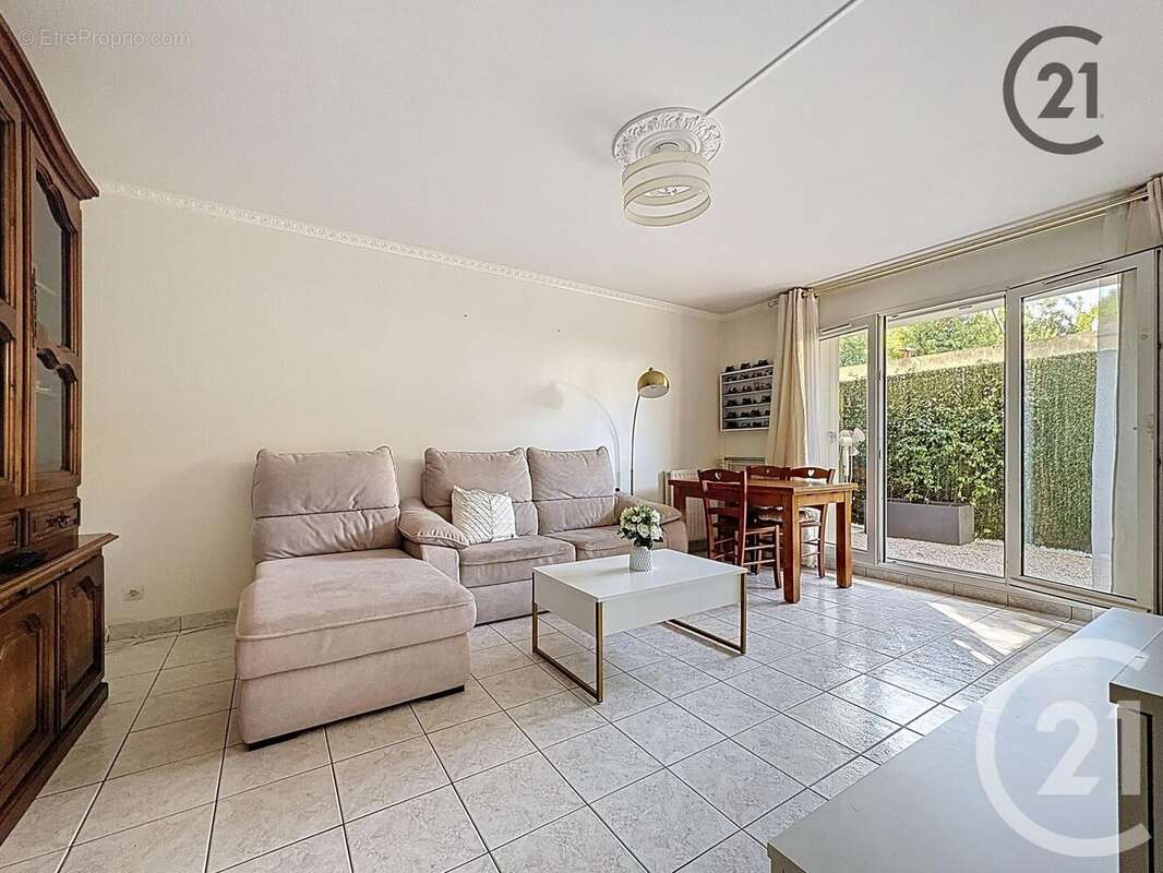 Appartement à COMBS-LA-VILLE