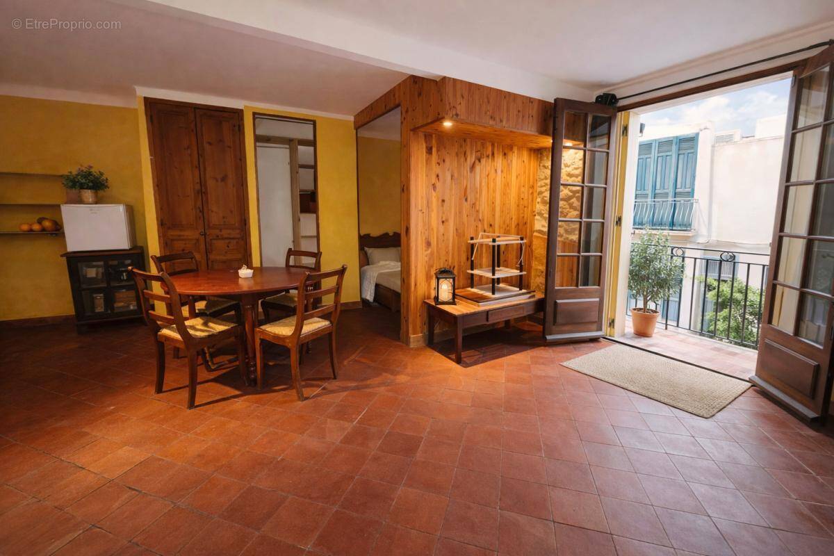 Maison à SAINT-CHAMAS