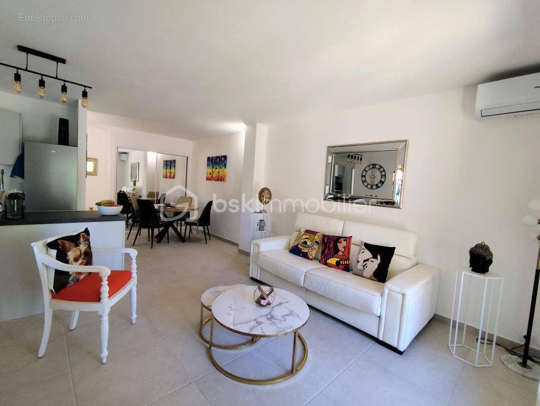 Appartement à LORGUES